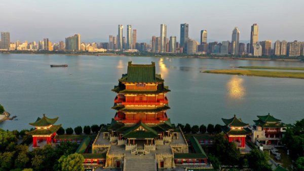 嘉汇优配交易 活力中国调研行丨从“围起来”到“火出圈”！滕王阁“三还于民”，南昌算对这笔账