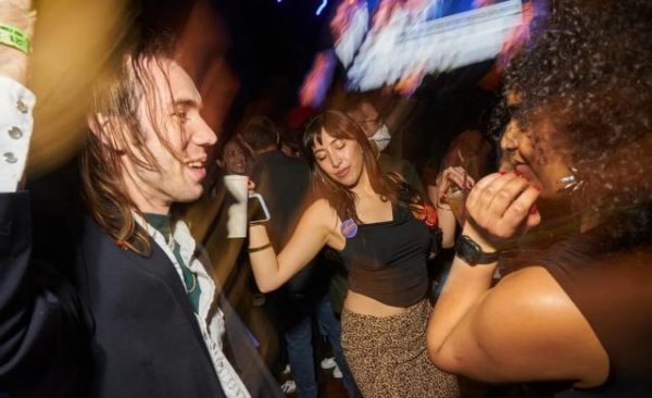 速盈策略 美媒：民主党选民埋葬拜登主义，拥抱破坏